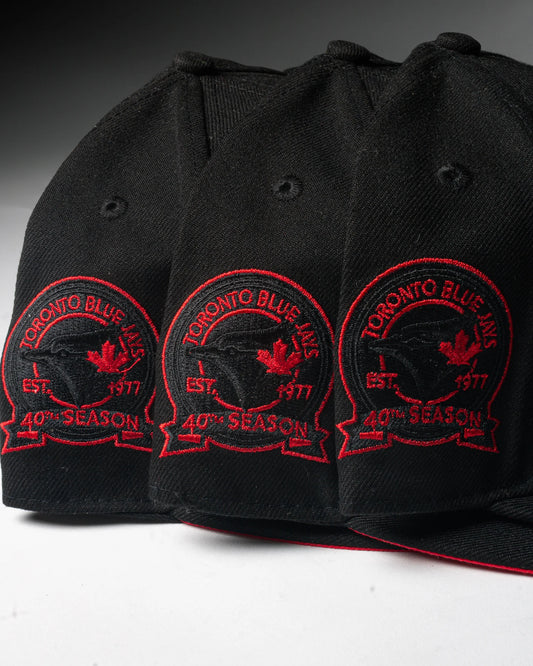 New Era Toronto black and red versión